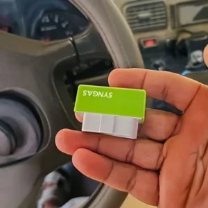 Avis SynGas : un boîtier électronique compact qui se branche sur le port OBD2 de votre véhicule pour optimiser l'ECU. Compatible essence, diesel, hybrides depuis 1996. Test 2026